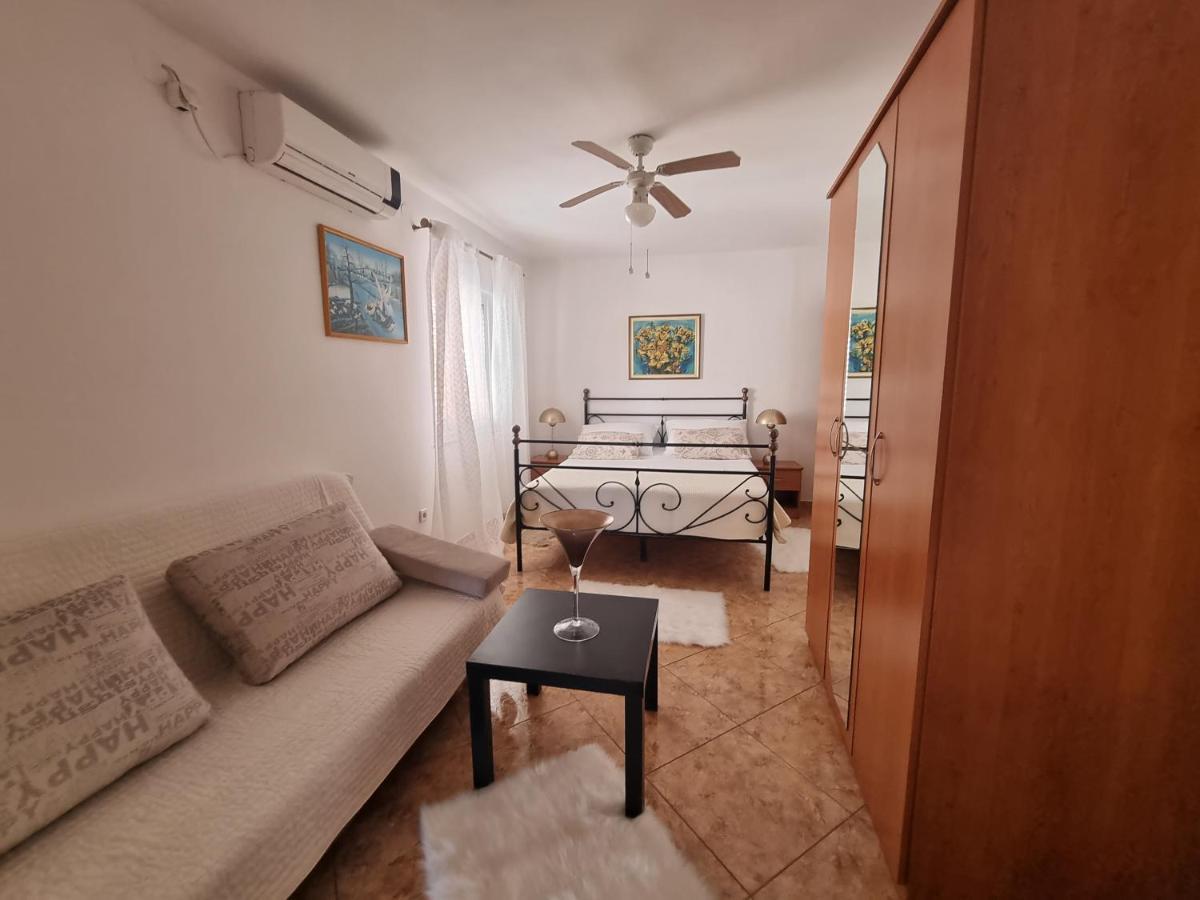 Apartmán 1 *